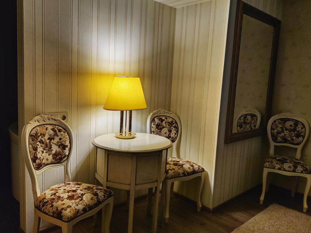 Chaplin Hotel Lviv Luaran gambar