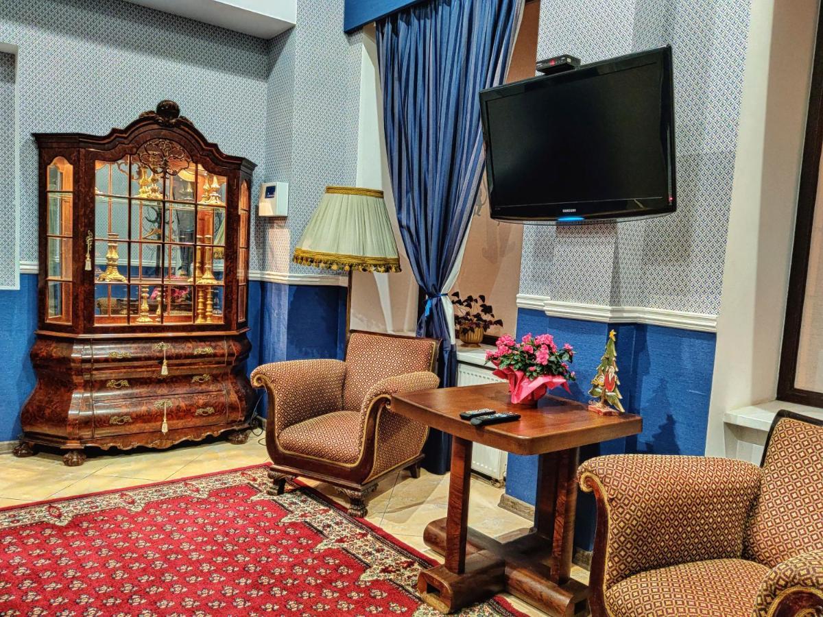 Chaplin Hotel Lviv Luaran gambar