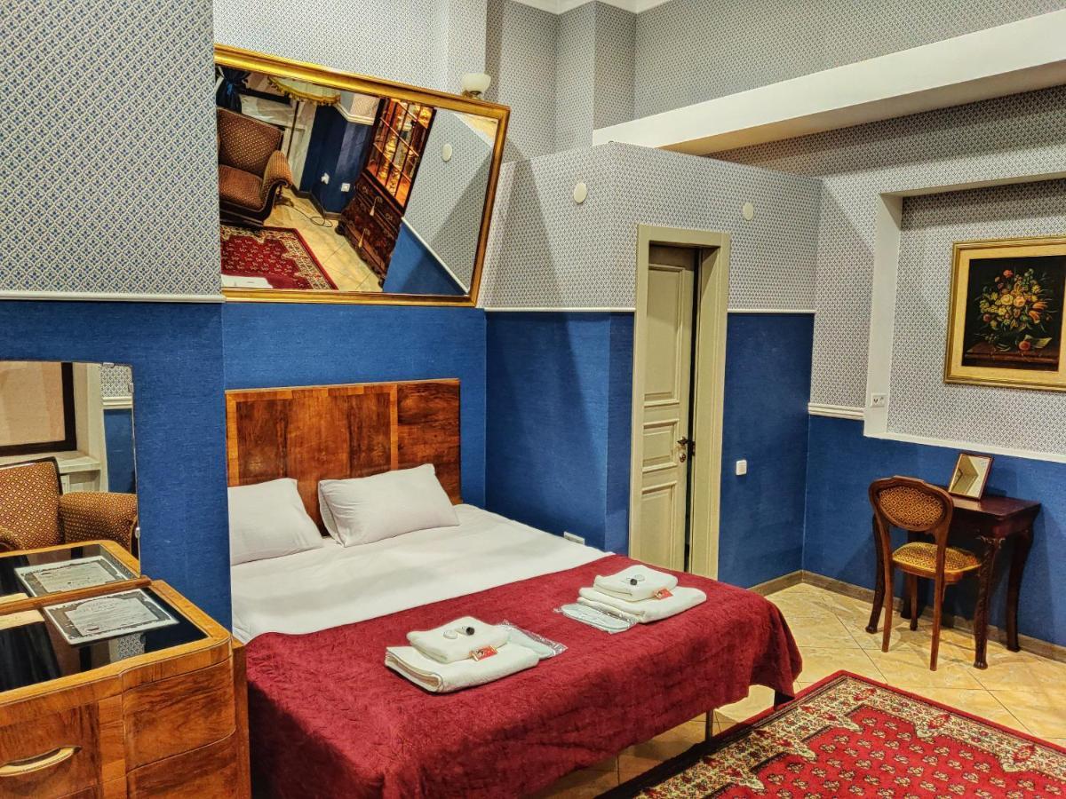 Chaplin Hotel Lviv Luaran gambar