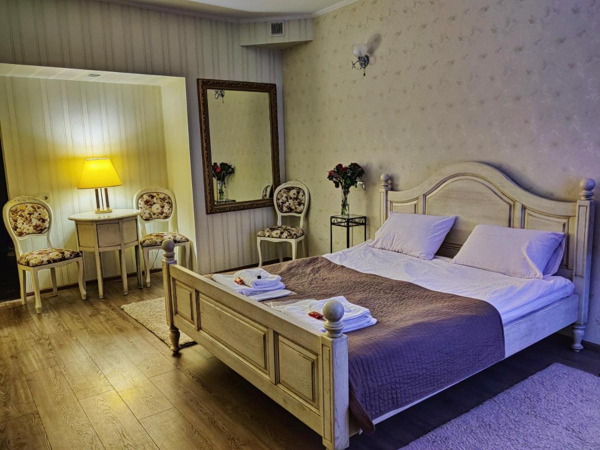 Chaplin Hotel Lviv Luaran gambar