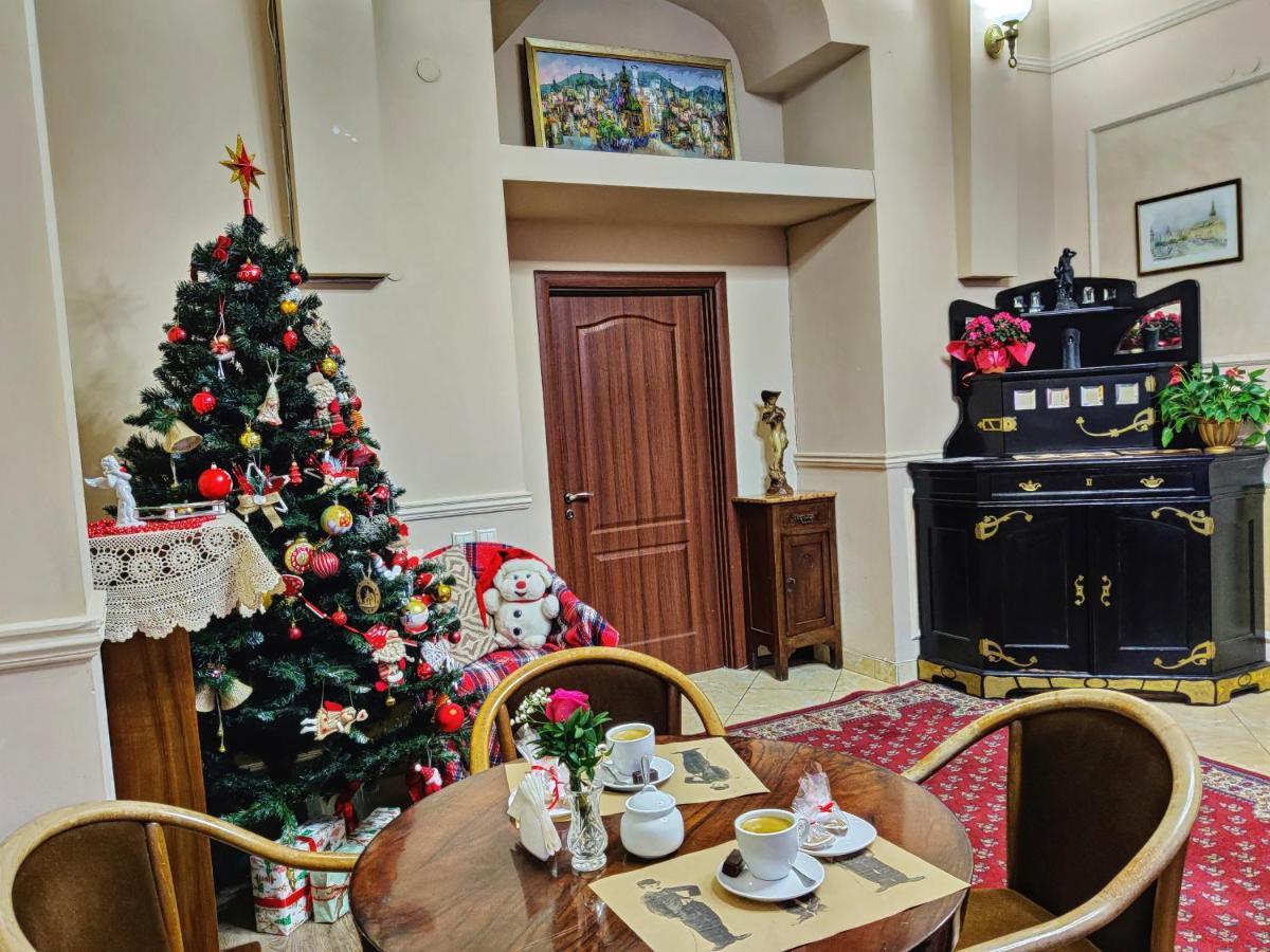 Chaplin Hotel Lviv Luaran gambar