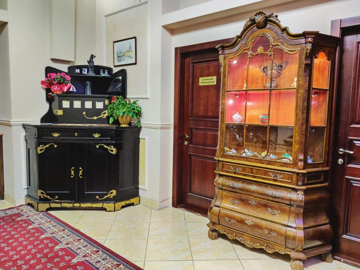 Chaplin Hotel Lviv Luaran gambar