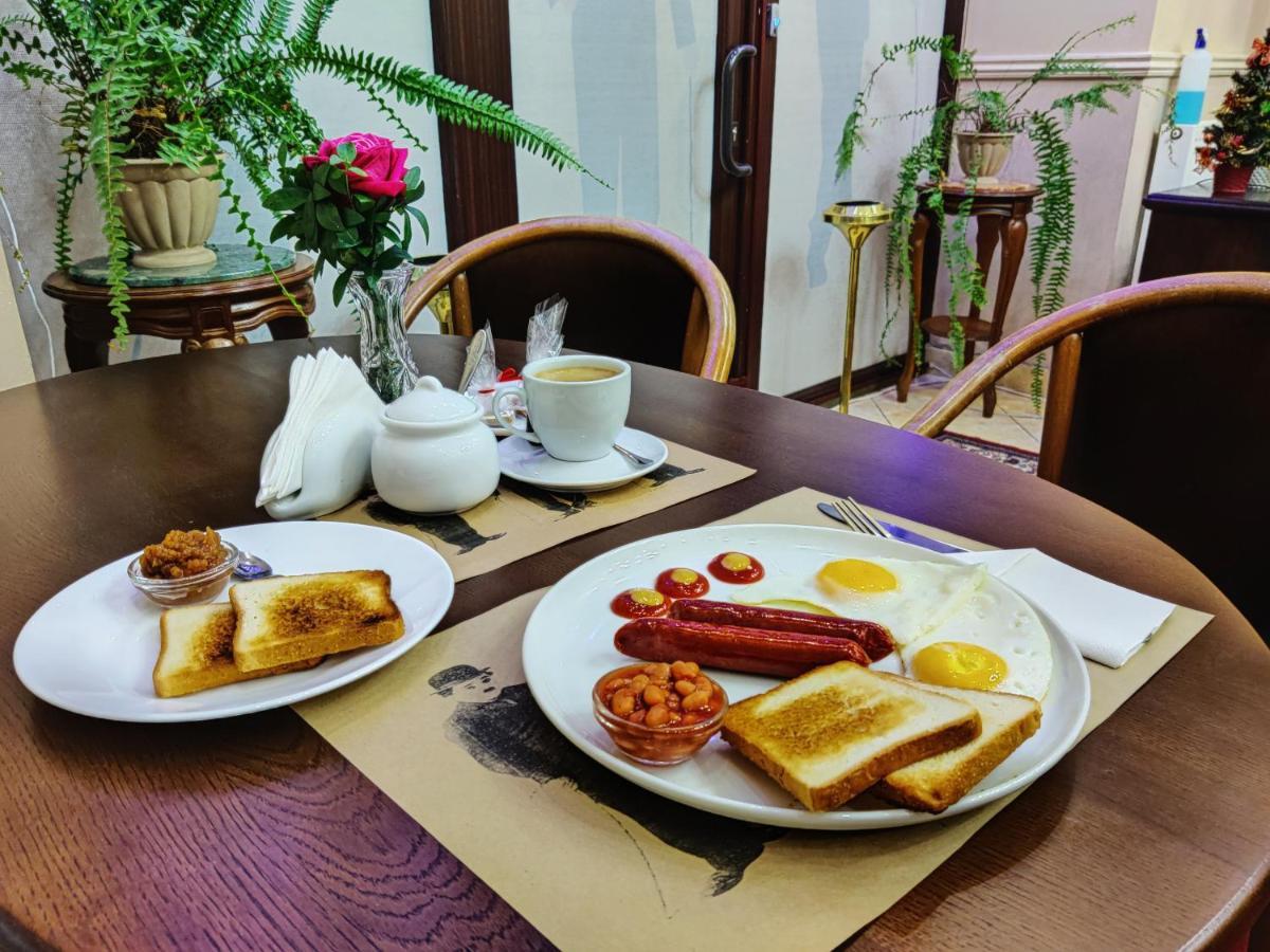 Chaplin Hotel Lviv Luaran gambar