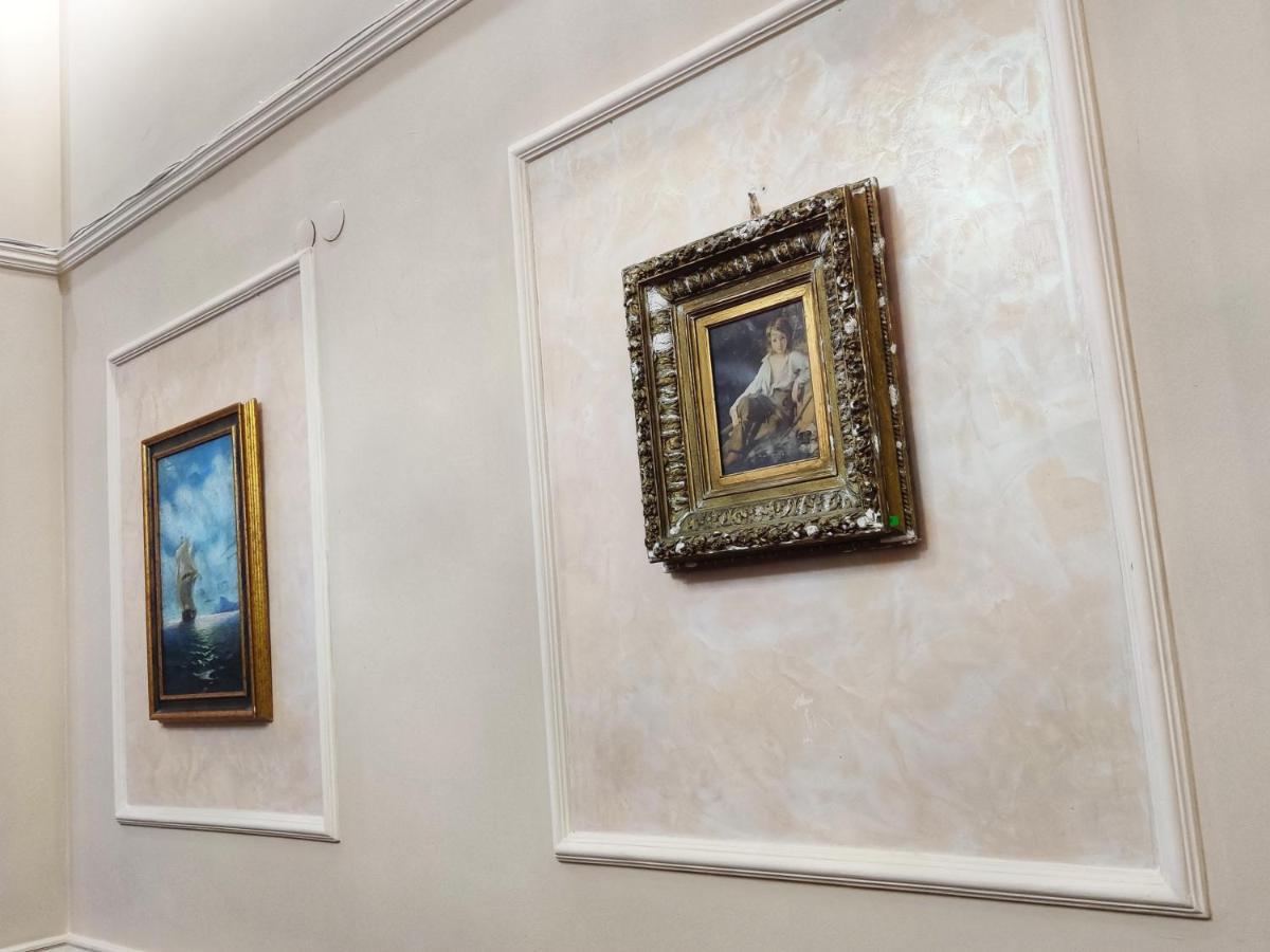 Chaplin Hotel Lviv Luaran gambar