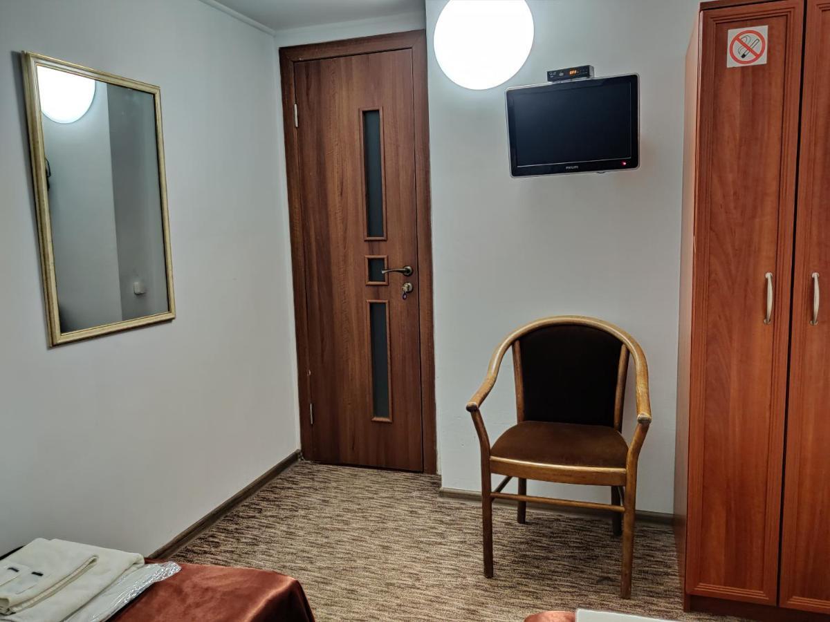 Chaplin Hotel Lviv Luaran gambar