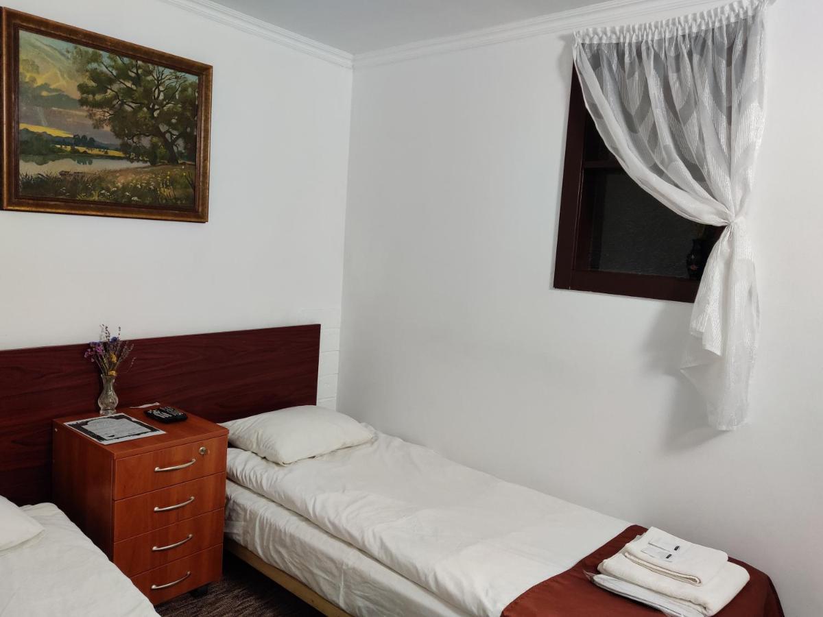 Chaplin Hotel Lviv Luaran gambar