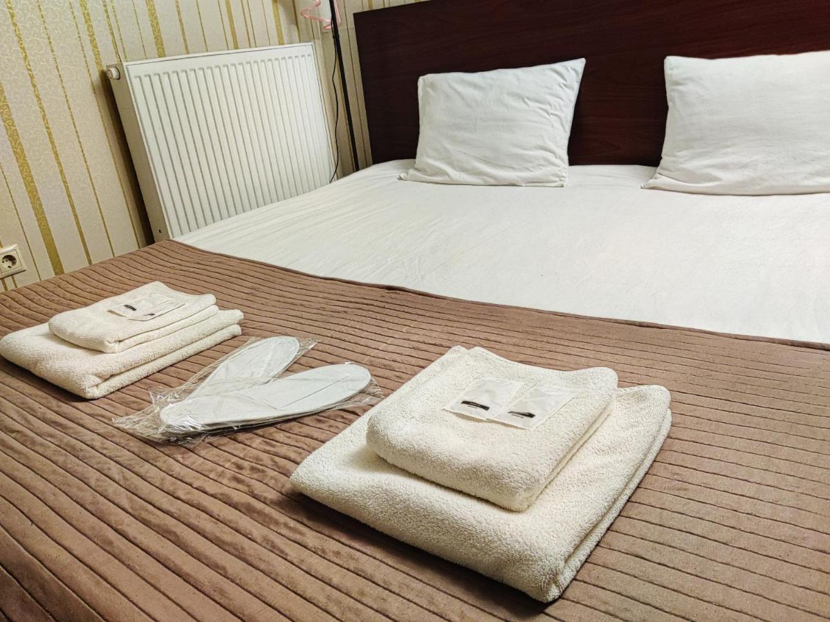 Chaplin Hotel Lviv Luaran gambar