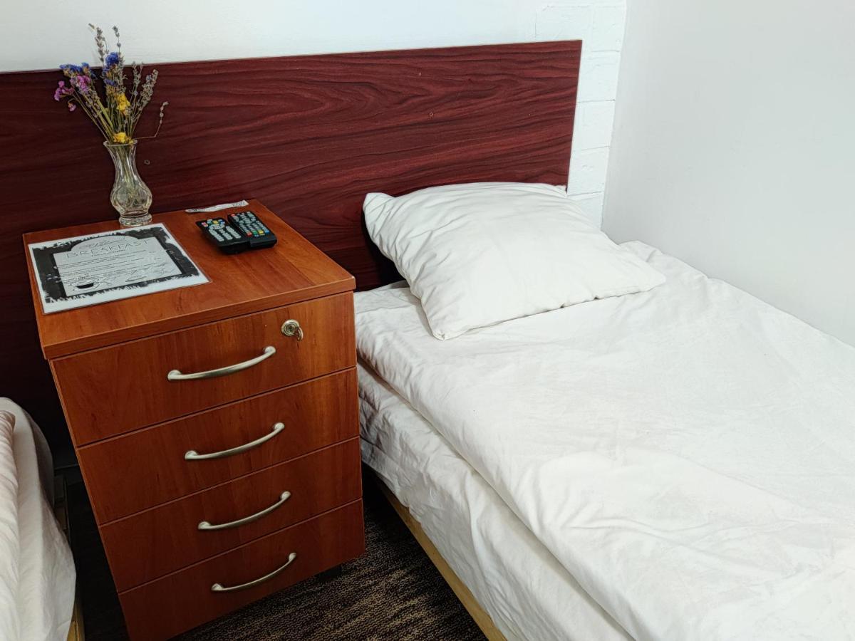 Chaplin Hotel Lviv Luaran gambar