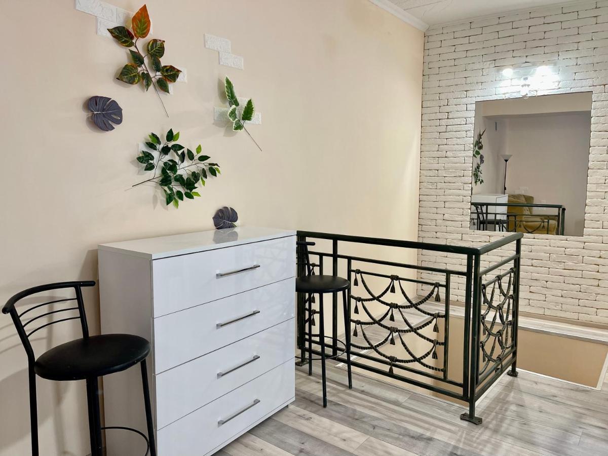 Chaplin Hotel Lviv Luaran gambar