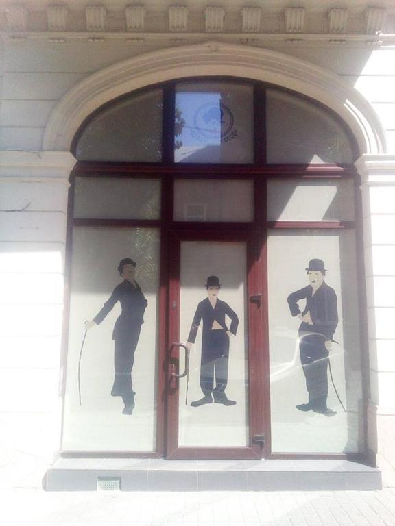 Chaplin Hotel Lviv Luaran gambar